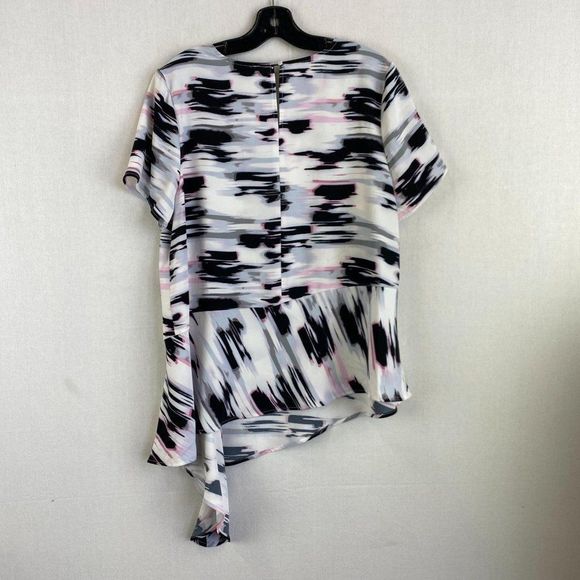 REBEL Pattern Print Blouse NWT - Picture 5 of 7